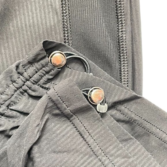 Lululemon Dance Studio Crop Black Women's SZ 2‎ - Picture 5 of 8